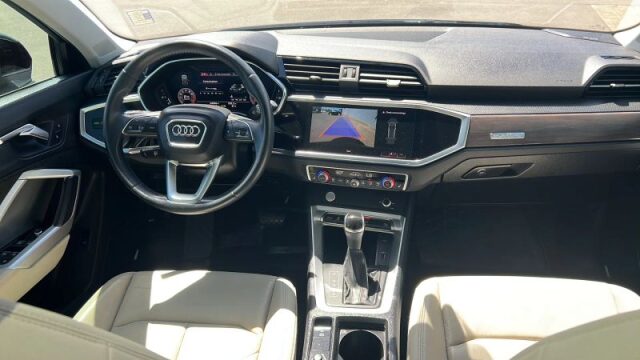 2019 Audi Q3 quattro S line Prem Plus 45 TFSI Image 8