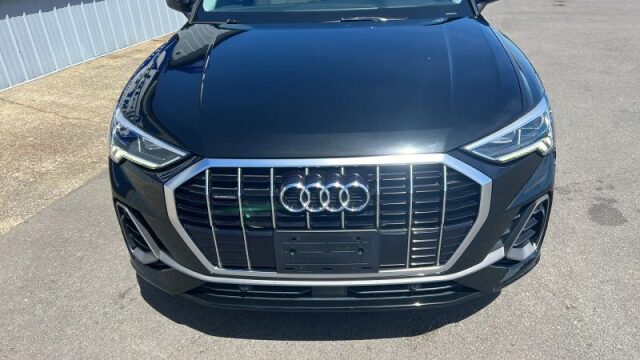 2019 Audi Q3 quattro S line Prem Plus 45 TFSI Image 3