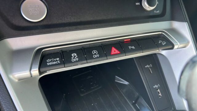 2019 Audi Q3 quattro S line Prem Plus 45 TFSI Image 20