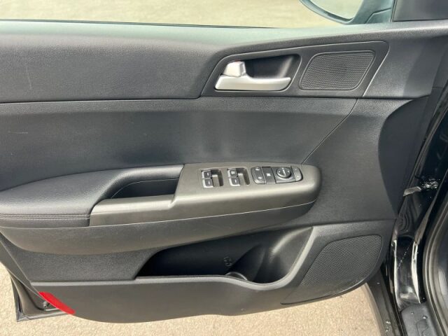2020 Kia Sportage LX Image 22