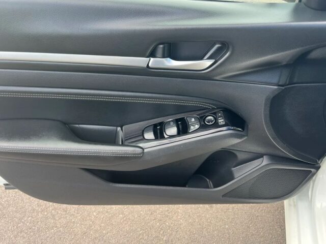 2020 Nissan Altima 2.5 SV Image 21