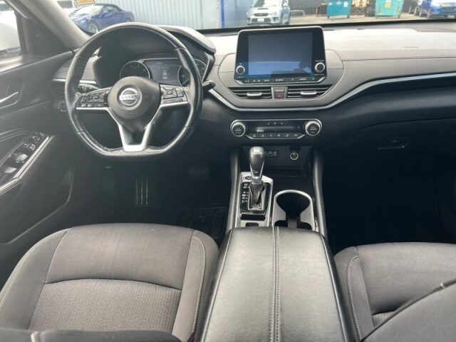 2020 Nissan Altima 2.5 SV Image 12
