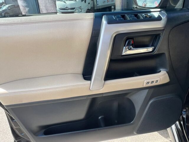 2015 Toyota 4Runner Limited Image 22