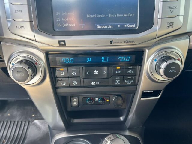 2015 Toyota 4Runner Limited Image 27