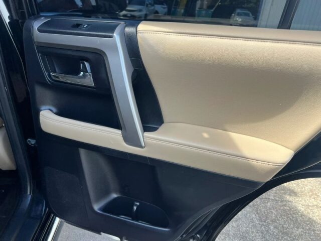 2015 Toyota 4Runner Limited Image 11