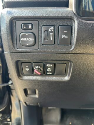 2015 Toyota 4Runner Limited Image 25