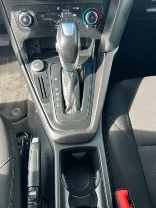 2016 Ford Focus SE Image 25