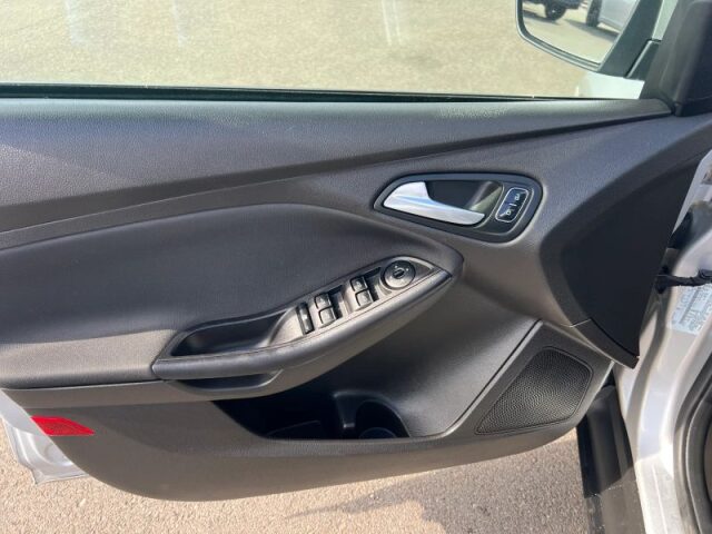 2016 Ford Focus SE Image 22