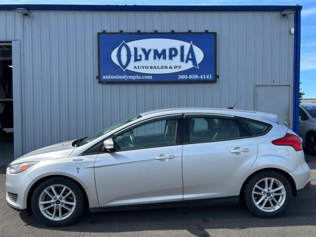 2016 Ford Focus SE Upper Image 1
