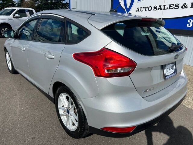 2016 Ford Focus SE Image 17