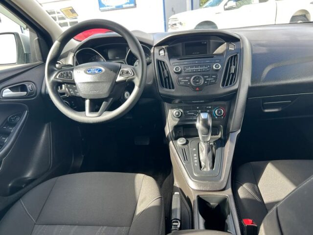 2016 Ford Focus SE Image 13