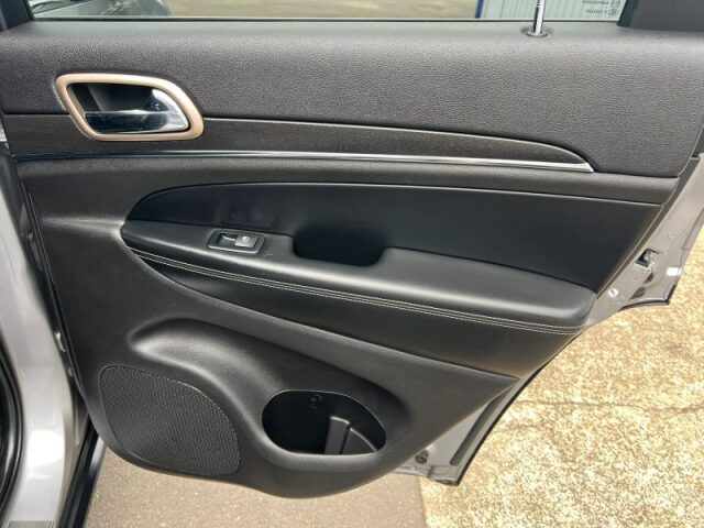 2017 Jeep Grand Cherokee Limited Image 11