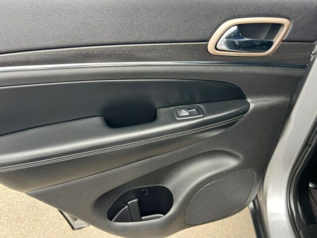 2017 Jeep Grand Cherokee Limited Image 21